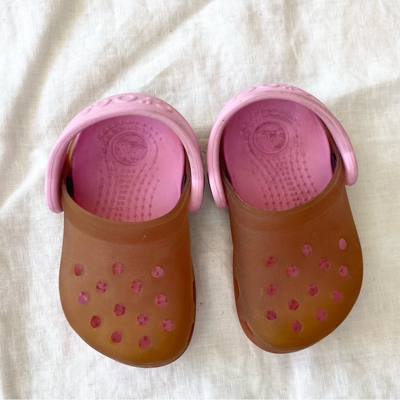 CROCS Toddler Classic Clog in Girls Translucent Gummy Pink Slip On Mule - Picture 2 of 15